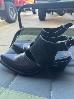 Women's Black Pointed-Toe Ankle Booties with Slingback Strap